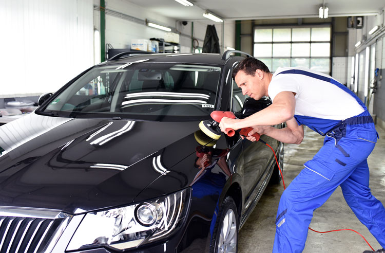 Polissage voiture : redonnez éclat et couleur à votre carrosserie !