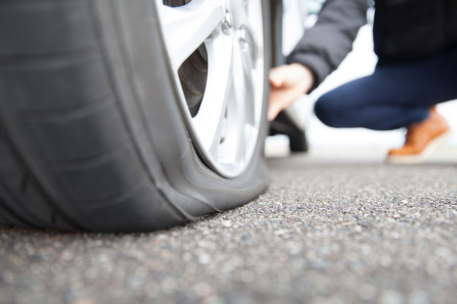 Bombe anti crevaison : réparez votre pneu en urgence